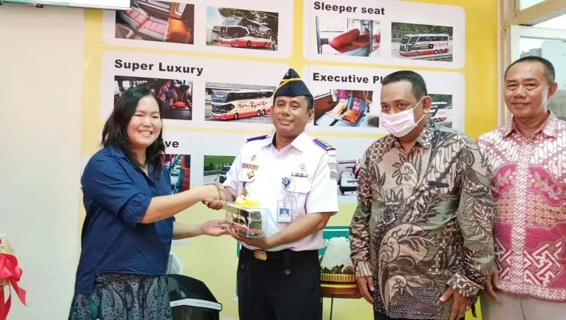 Bus Harapan Jaya AKAP Buka Lounge Baru di Terminal Bungurasih Surabaya