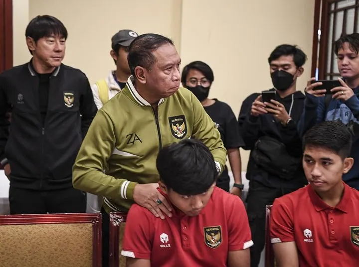 Koster dan Polda Bali Berseberangan