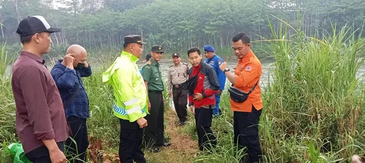 Seorang Pencari Pasir Terseret Arus Deras Sungai Brantas