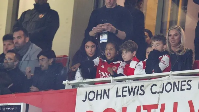 Tonton Laga Arsenal vs Sporting CP, Kim Kardashian Tuai Sorotan