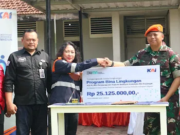 PT KAI Daop 7 Madiun Serahkan Bantuan CSR di 3 Kabupaten
