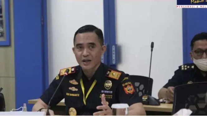 Kepala Bea Cukai DIY, Pamer Mobil Pinjaman