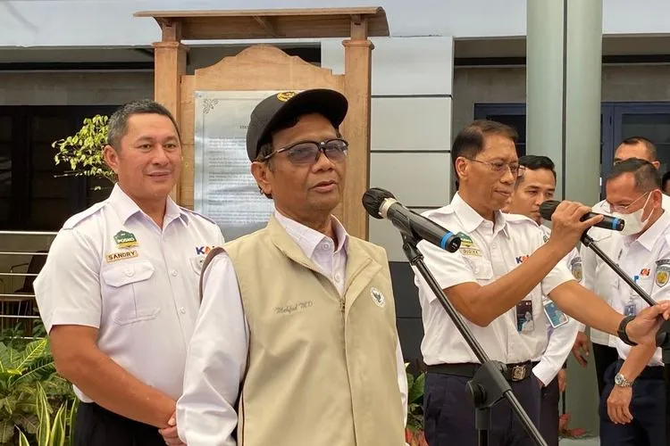 Mahfud: Izin Salat Ied 21 April, Jangan Dihalangi
