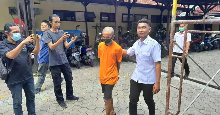 Baca juga : Tega, Wanita Hamil 8 Bulan Dijual untuk Seks Threesome
