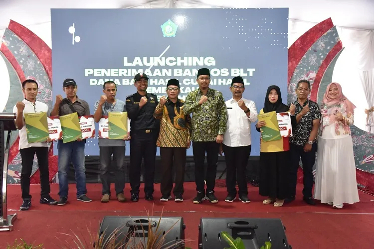 Jelang Lebaran, Bupati Gelontorkan BLT ke 3.383 Buruh Pabrik Rokok di Sidoarjo