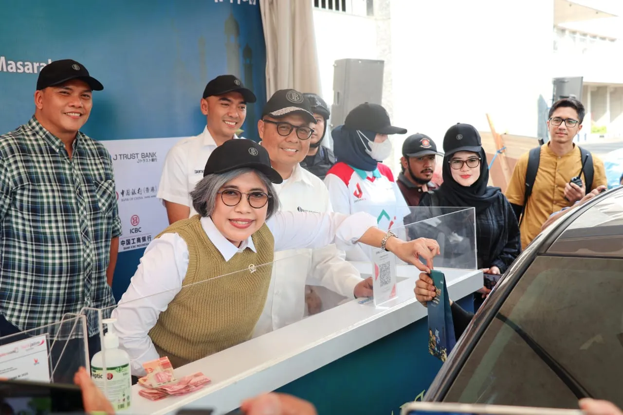 Total Penukaran Uang Baru di Surabaya Hampir Capai Rp10 T