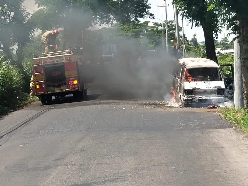 Mobil Pedagang Pakaian Keliling Terbakar, Setelah Isi BBM
