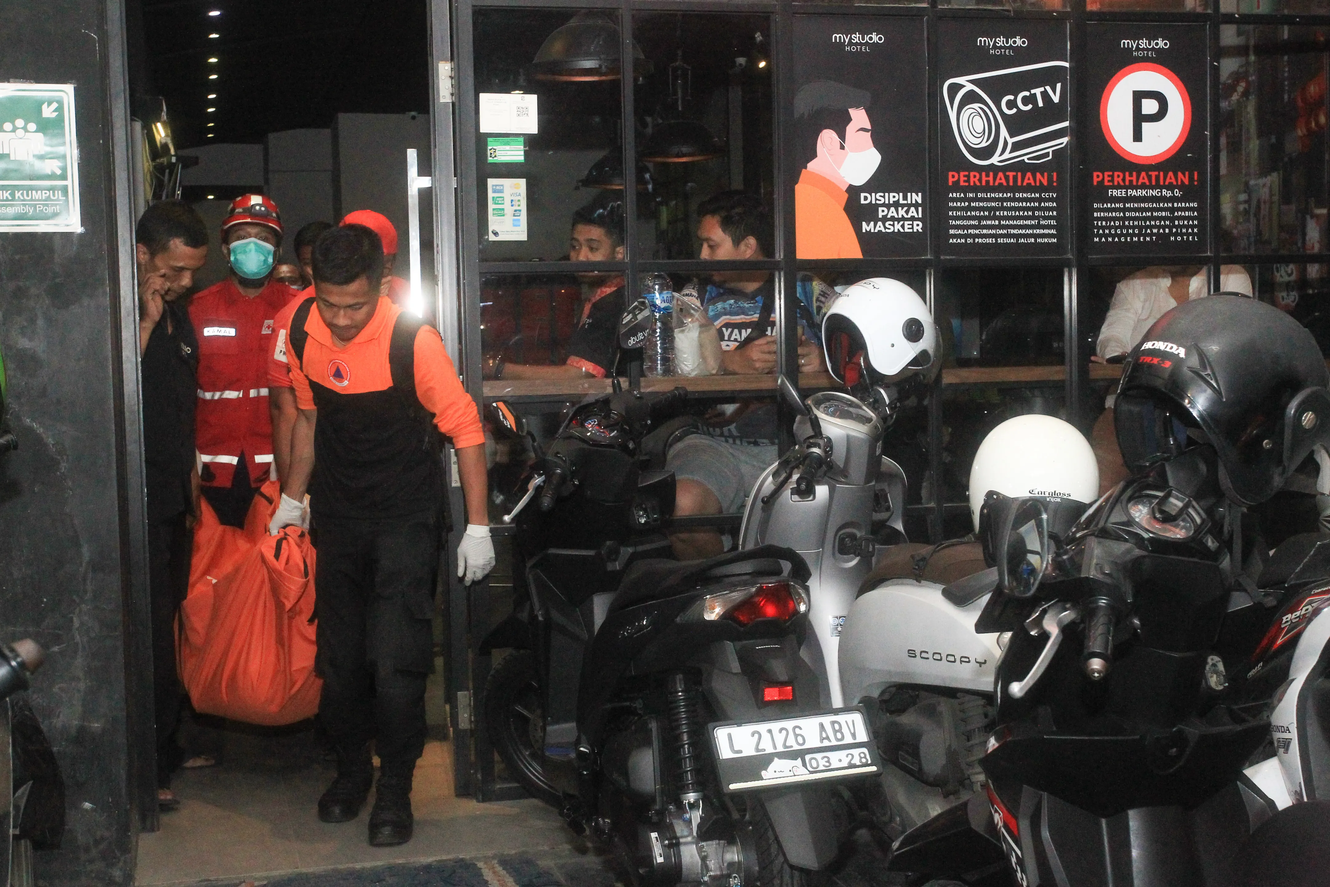 Baca juga : Menginap 2 Hari, Tamu Hotel di Surabaya Ditemukan Tak Bernyawa