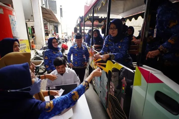 Pemkot Madiun Sosialisasikan Layanan Belanja "Drive Thru" di PBM