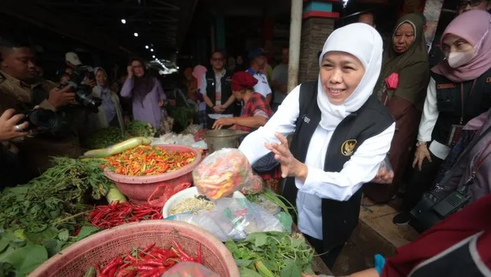 Gubernur Khofifah Klaim Stok Bahan Pokok Aman hingga Lebaran
