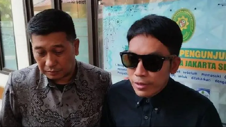Desta Akan Laporkan Akun yang Fitnah Dirinya Usai Sidang Cerai