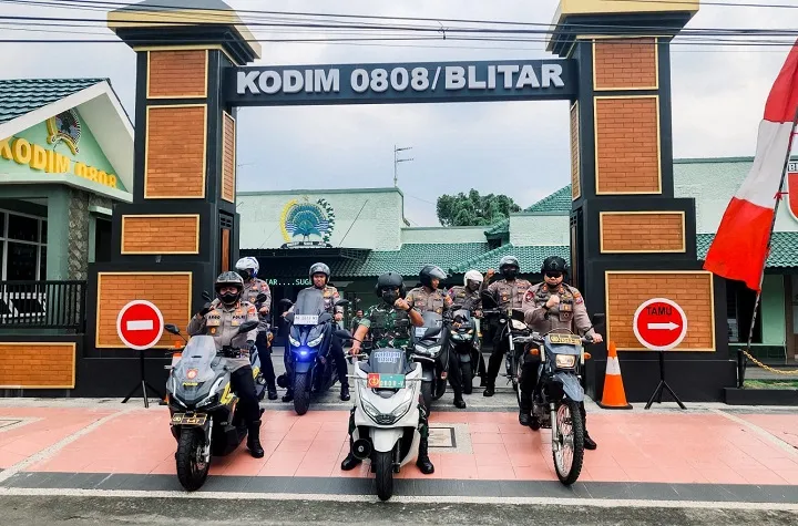 Sinergitas TNI dan Polri Sukseskan Operasi Ketupat Semeru 2023