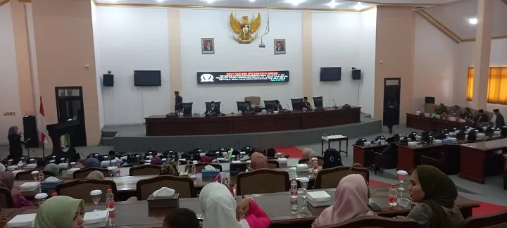 DPRD Sampang Menggelar Paripurna Laporan dan Rekomendasi Pansus LKPJ Bupati Tahun 2022