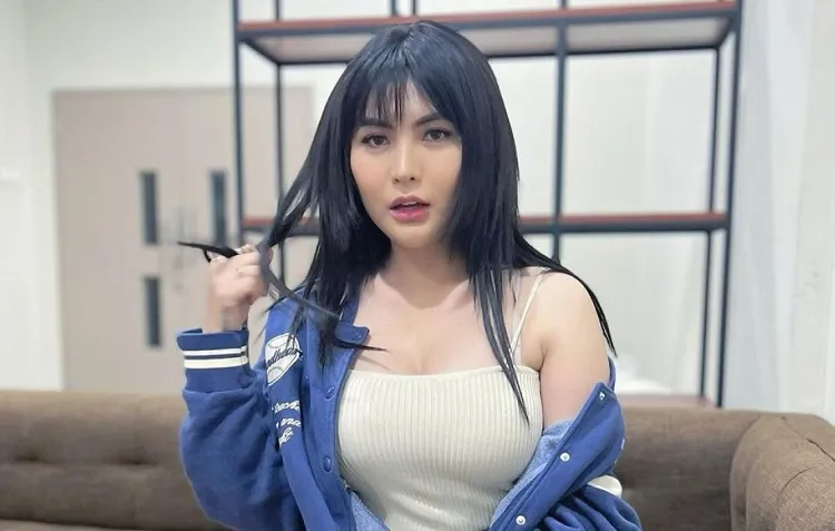 Angela Lee Alami Kecelakaan Mobil Parah, Kaki Dipasangi Pen Hingga Ponsel Hilang