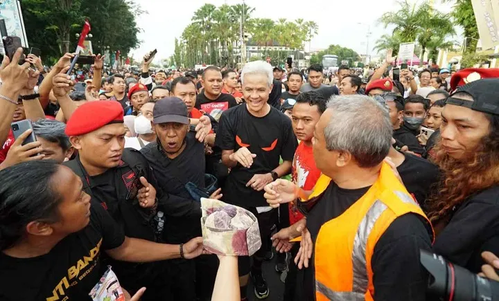 Adi-Wishnu, Ajak Ganjar Buka Posko PDI di Pandegiling