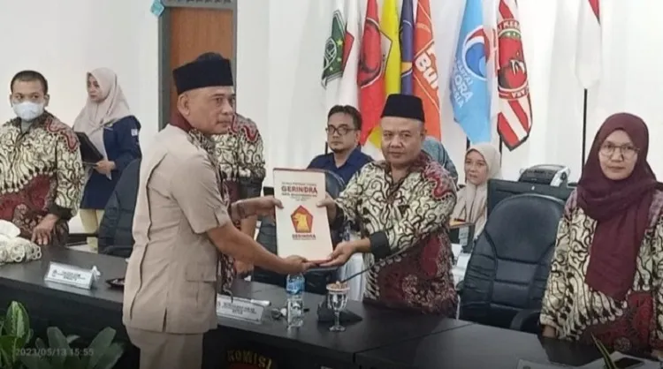 Partai Gerindra Daftarkan 50 Bacalegnya ke KPUD Sidoarjo