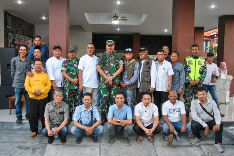 Dandim Gresik Minta Babinsa Berdinas di Balai Desa untuk Melindungi Kades