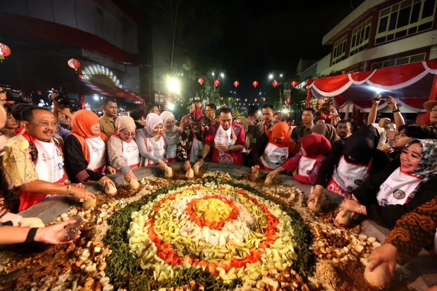 Festival Rujak Uleg Berpotensi Tingkatkan Perekonomian Jatim