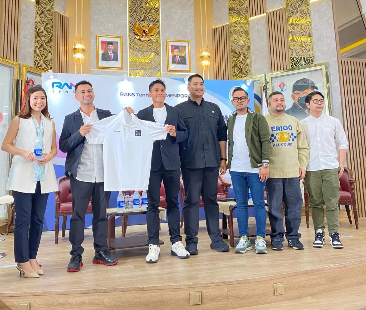 J99 Corp.  Beri Apresiasi pada M. Rifqi Fitriadi