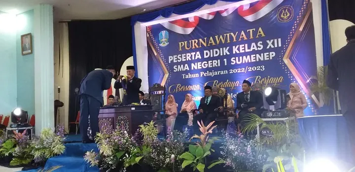SMA Negeri I Sumenep Gelar Purnawiyata Terhadap 354 Siswa, Beginilah Pesan Kepseknya