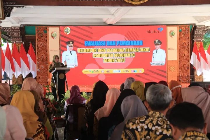 Gelar Evaluasi dan Pembinaan Kader BKR, Bupati Mojokerto Minta Orang Tua Dapat Dampingi Remaja Sesuai Zaman