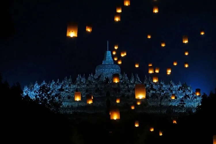 Potret Meriahnya Pelepasan 2.567 Lampion di Festival Lampion Waisak 2023, Banyak Doa dan Harapan