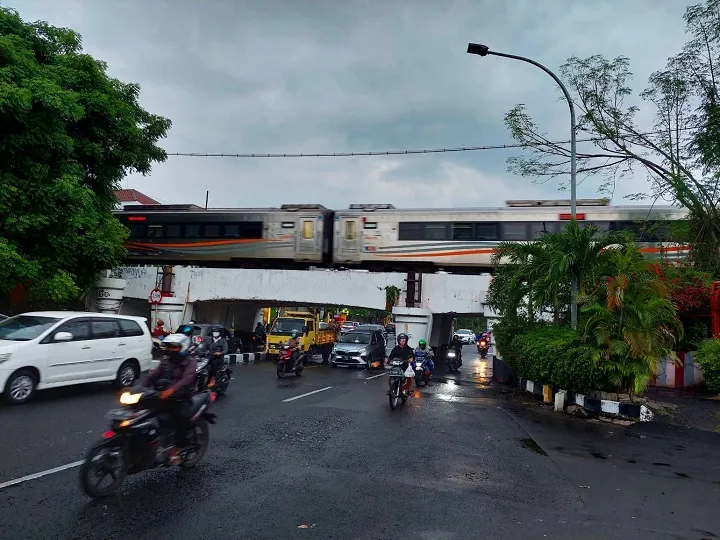 "Pagi ambek Sore, Mulih Kerjo, Macet!"