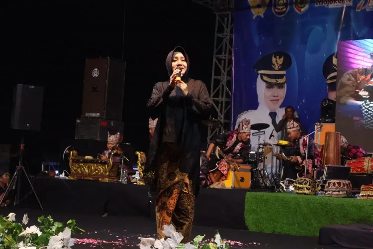 Gandeng Percil CS, Pemkab Mojokerto Sosialisasi Bahaya Rokok Ilegal