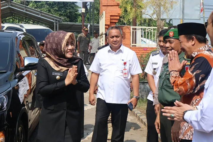 Terapkan Pola Asuh Remaja, Bupati Ikfina Ajak Orang Tua Kolaborasi dengan Sekolah