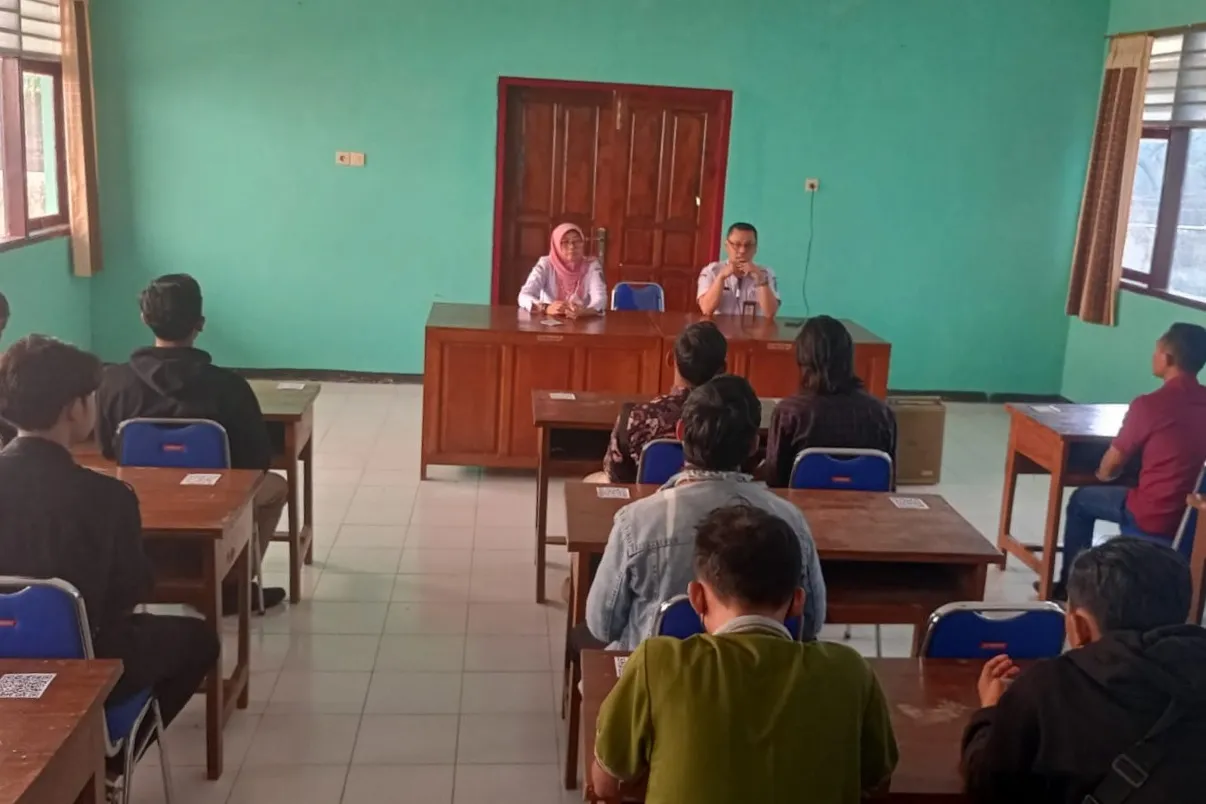 Disnaker Nganjuk Gelar Pelatihan Usaha Potong Rambut