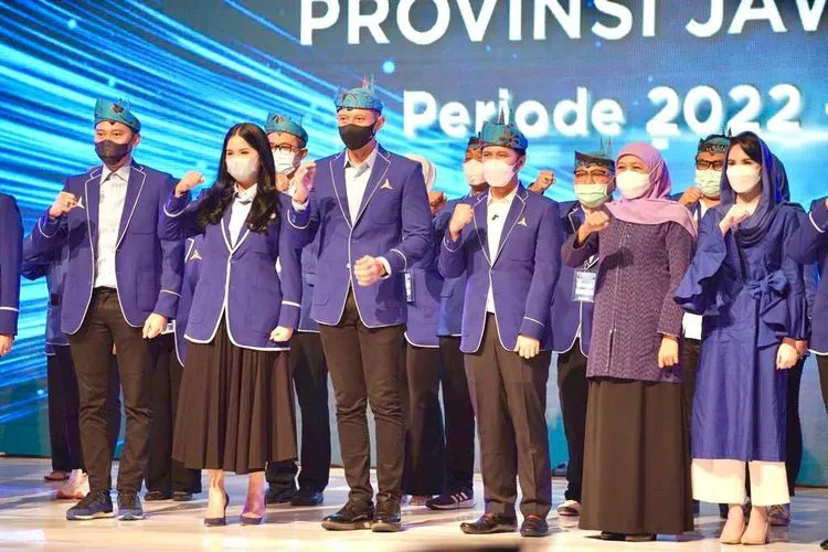 Emil Turun Sendiri, Beri Training Pelatih Saksi
