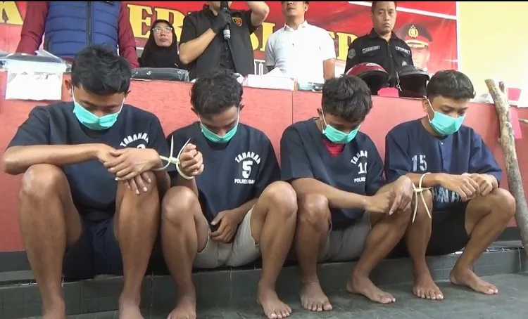 Ikuti Konvoi Pengesahan, Oknum Pesilat Lempari Rumah Warga di Tuban dengan Batu