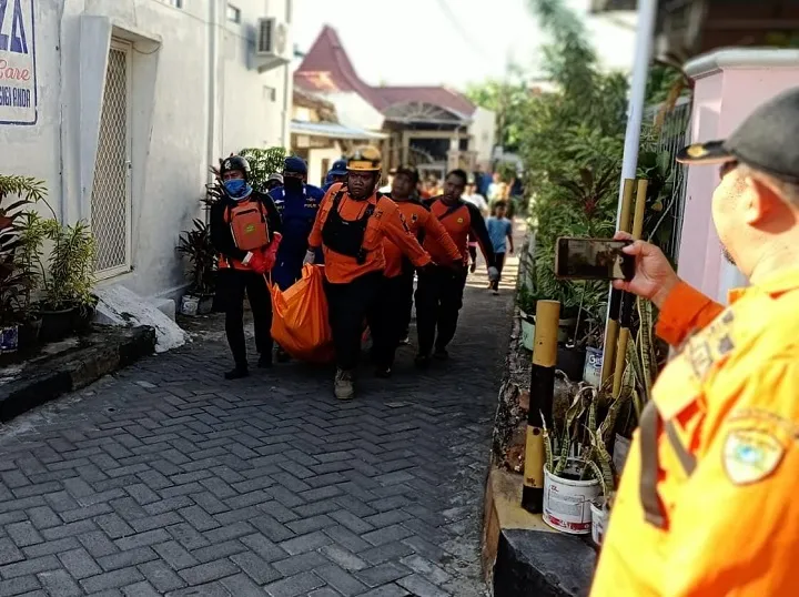 Pencarian Hari Kedua, Tiga Jasad Korban Perahu Tenggelam di Lamongan Ditemukan