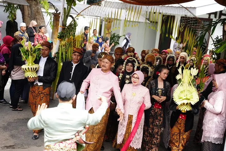 Wali Kota Madiun H Maidi Pimpin Prosesi Nikah Massal