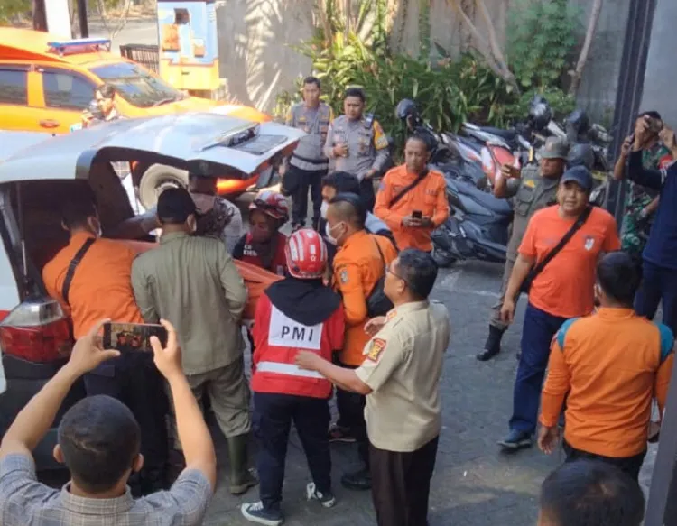 Pria Paruh Baya Tewas Mengenaskan Dalam Kondisi Terlentang di Resto Altoro