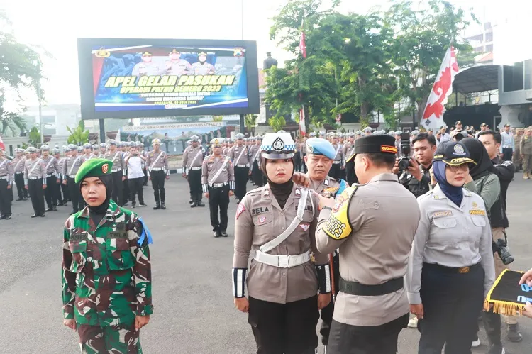 Kapolrestabes Surabaya Gelar Pasukan Operasi Patuh Semeru 2023 dan Peluncuran Aplikasi Elektronik Teguran Simpatik Presisi