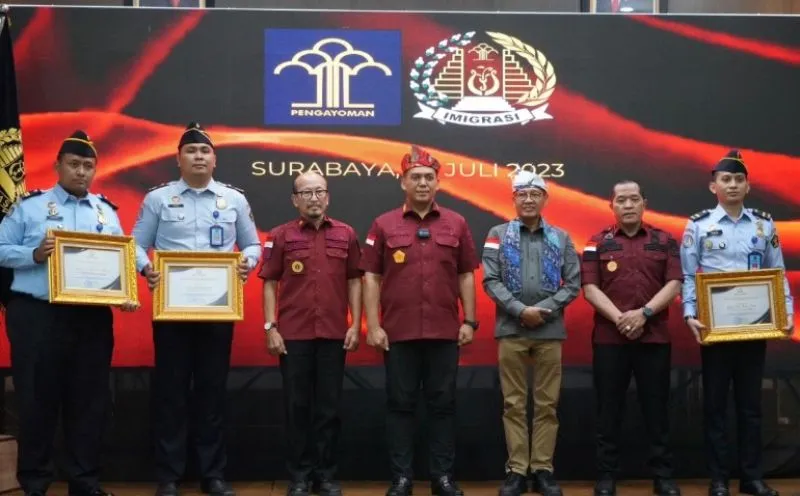Petugas  Penangkap Sindikat Perdagangan Organ Terima Penghargaan Dirjen Imigrasi