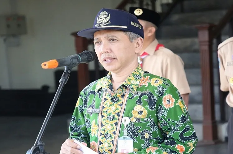 Berada di Tanah dan Fasilitas Umum, Pemkab Tuban Proses Pembongkaran Tugu Silat