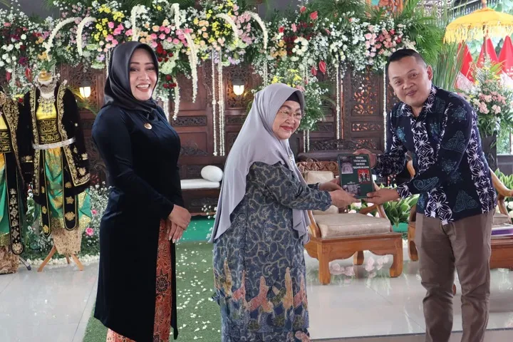 Lestarikan Busana Pengantin Khas Bumi Majapahit, Pemkab Mojokerto Gelar Seminar dan Gebyar Pengantin Mojoputri 2023