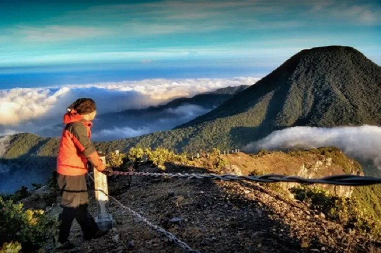 Mitos Penunggu Gunung Lawu, Konon Bisa Berubah Wujud Jadi Manusia