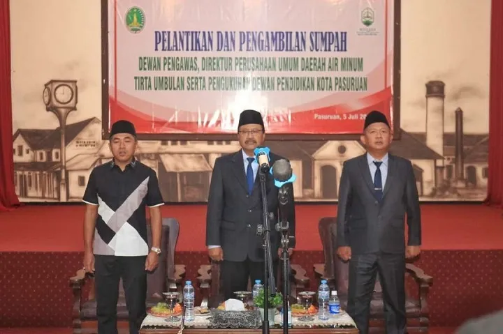 Lantik Dewas PDAM Kota Pasuruan, Gus Ipul Berpesan untuk Tingkatkan Pelayanan