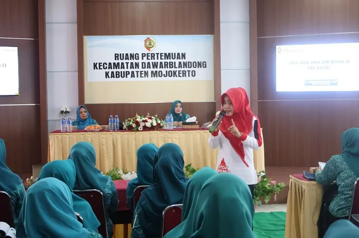 Pentingnya Pola Asuh Anak dan Remaja, Kader PKK Dawarblandong Ikuti PAAREDI