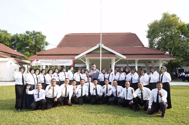 Terima SK Pengangkatan, Mas Dhito Imbau Pegawai P3K Tak Gunakan Elpiji Subsidi