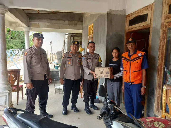 Bentuk Kepedulian Terhadap ODGJ, Polres Blitar Beri Bantuan Sosial