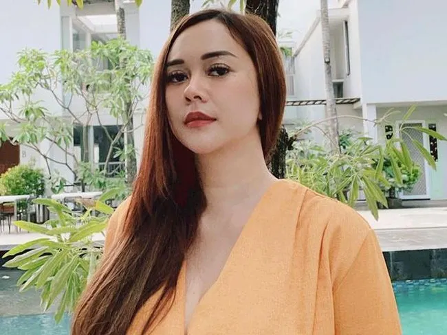Aura Kasih, Nangis Ingat Dosa