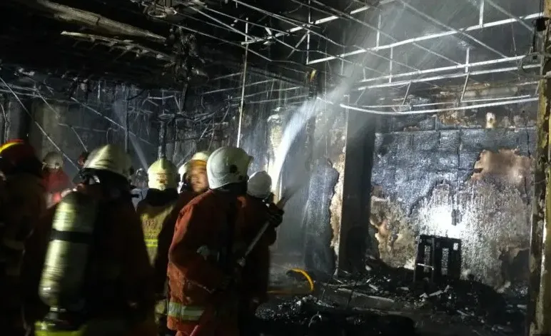 Gedung BBPMP Jatim di Ketintang Terbakar, 14 Orang Jadi Korban