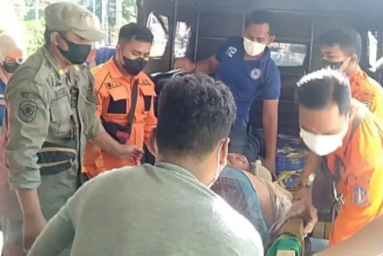 Alami Sesak dan Tak Sadarkan Diri, Pria Berbobot 200 Kg Dibawa ke IGD