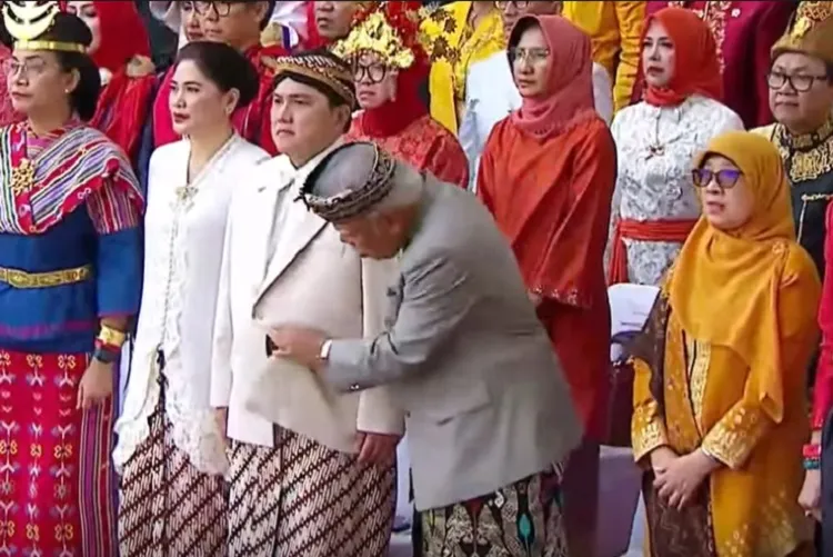 Momen Kocak Menteri Basuki Kepoin Baju Erick Thohir di Upacara HUT RI, Ini Alasannya....