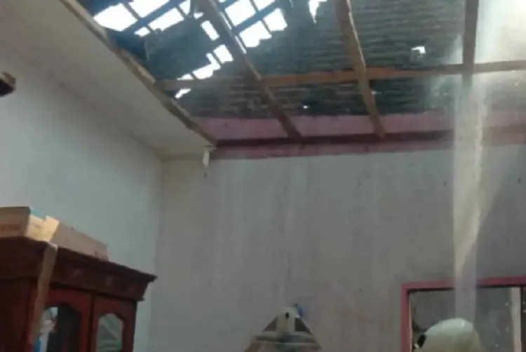 Baca juga : Rumah di Trowulan Mojokerto Terbakar, Diduga Akibat Korsleting Listrik