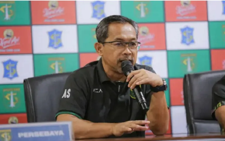 Aji Santoso Ucap Permintaan Maaf dan Resmi Pamit dari Persebaya